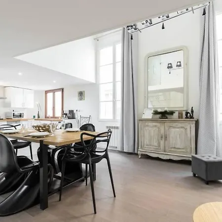 Duplex In Nice Old Town Апартаменты