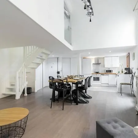 Duplex In Nice Old Town