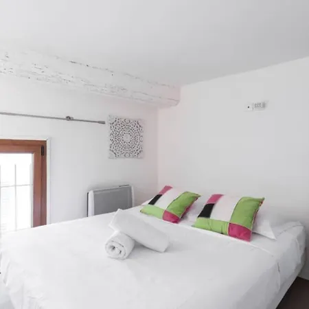 Апартаменты Duplex In Nice Old Town