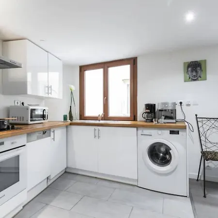 Duplex In Nice Old Town