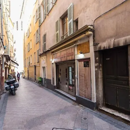 Апартаменты Duplex In Nice Old Town