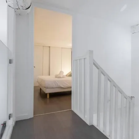 Duplex In Nice Old Town Апартаменты