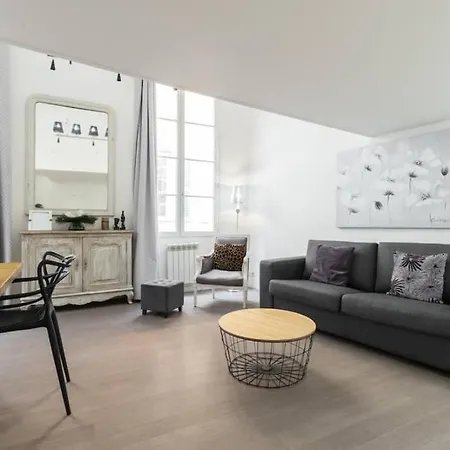 Duplex In Nice Old Town