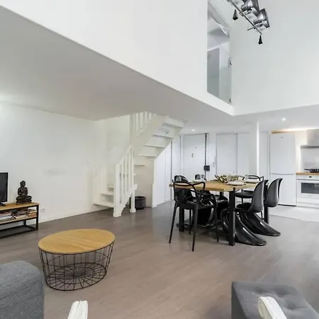 Duplex In Nice Old Town