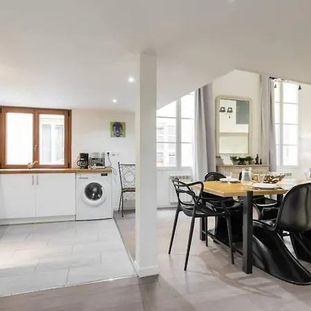 Duplex In Nice Old Town Апартаменты